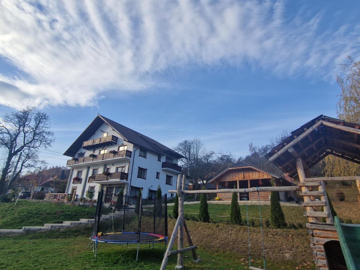 Ograda De La Munte Vila Bran  Exterior foto