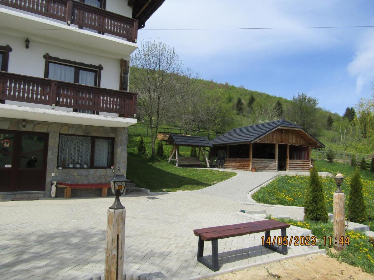 Ograda De La Munte Vila Bran  Exterior foto